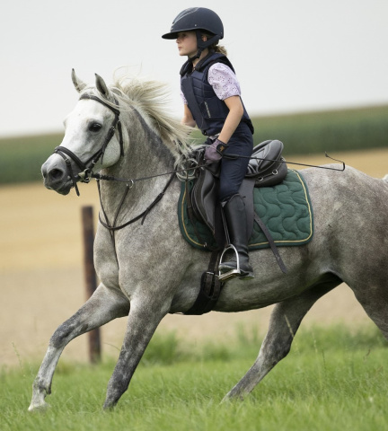 Raia ridden by Magali Vermuyten, 9 years old